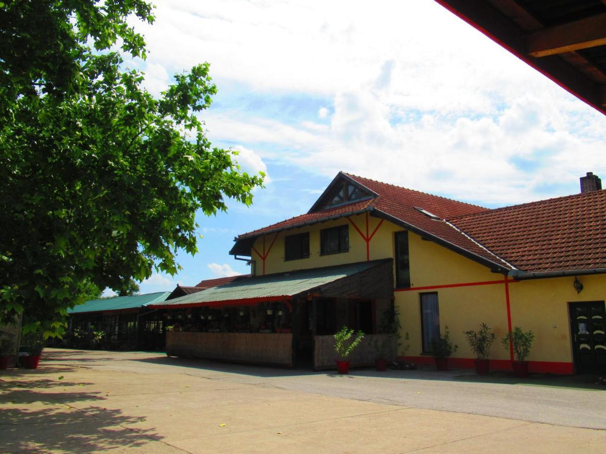 Fogadó Palić Exterior foto